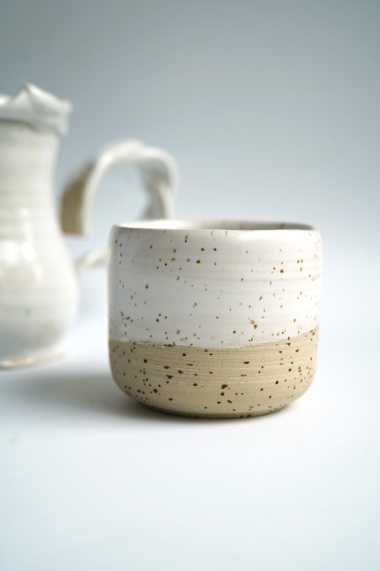 Keramik Kaffee MoccaTasse handgetöpfert -  weiß creme